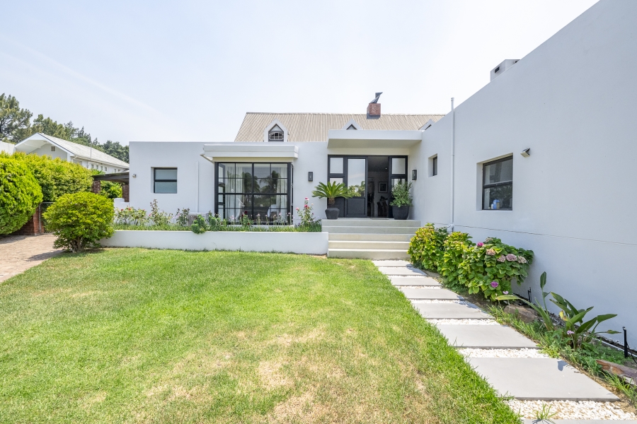 4 Bedroom Property for Sale in Hoog En Droog Western Cape